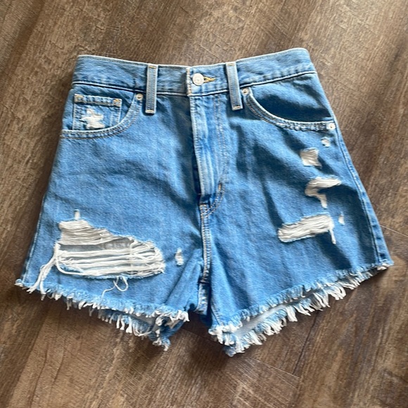 Levi's Pants - Levi High Waisted Mom Shorts